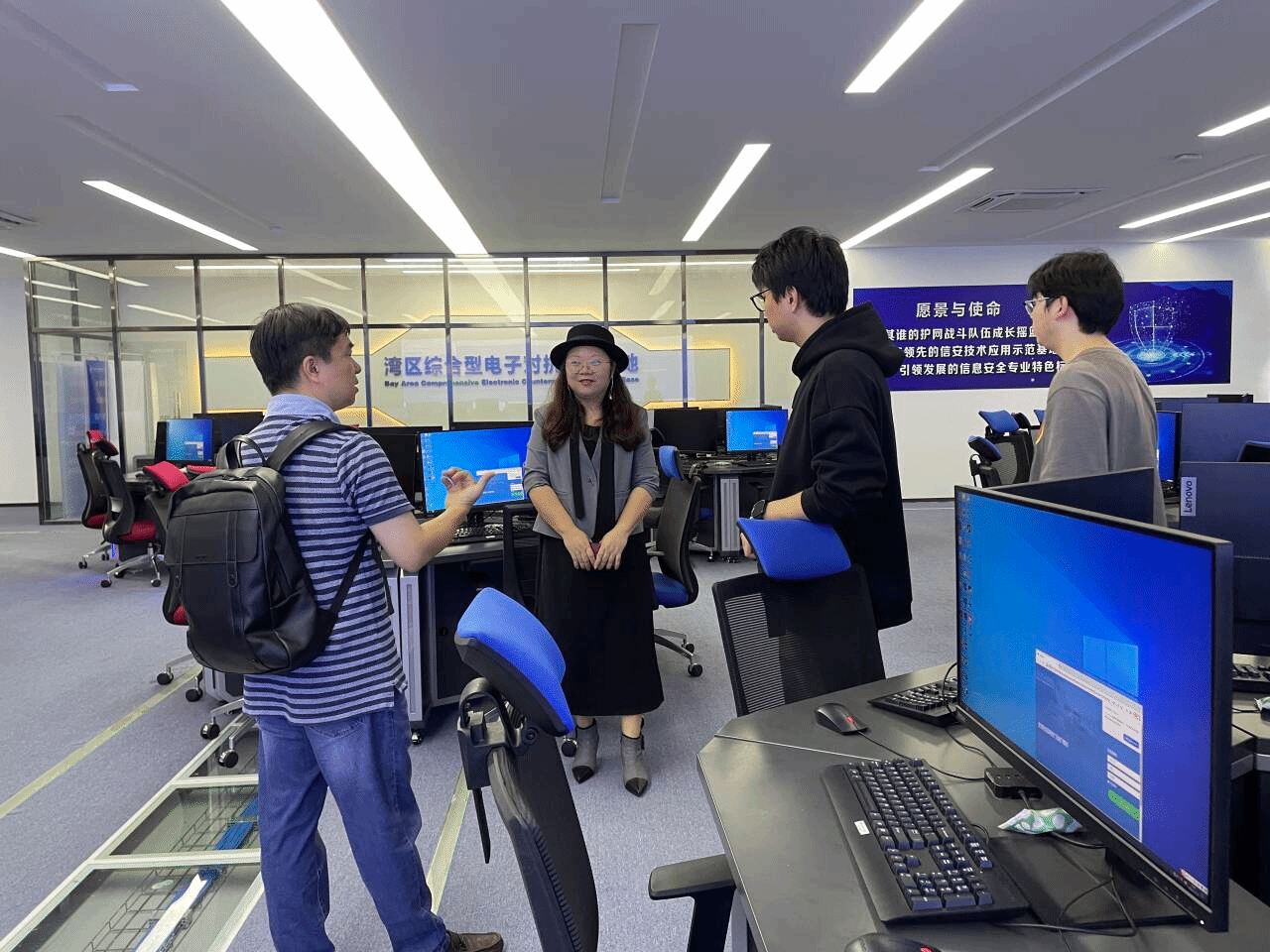 我院師生赴深圳信息職業(yè)技術(shù)學院開展軟件技術(shù)交流學習